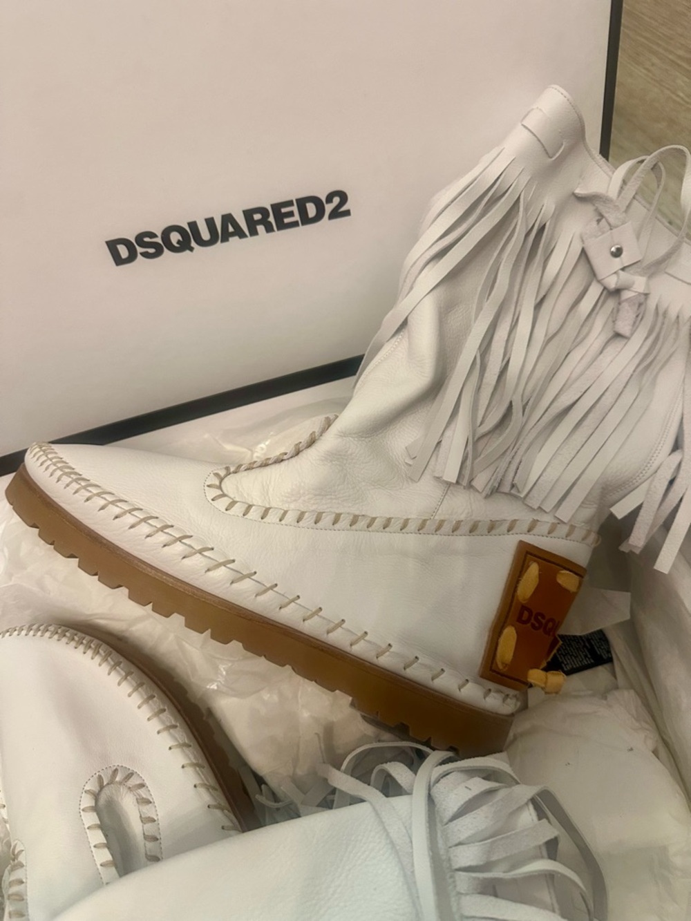 DSQUARED2 White Leather Fringe Boots
calf leather US 9 IT 39
